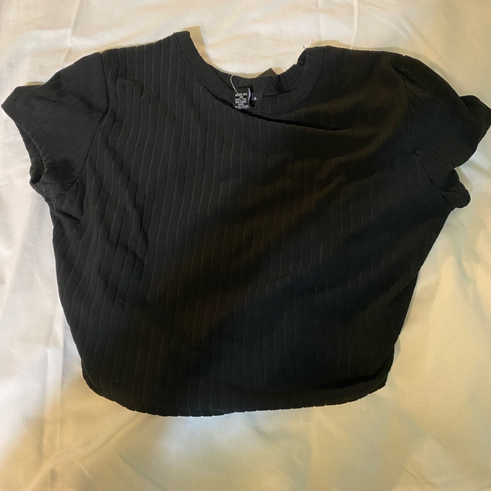 Size: M Brand: Rue21 crop top never worn! TAG still available